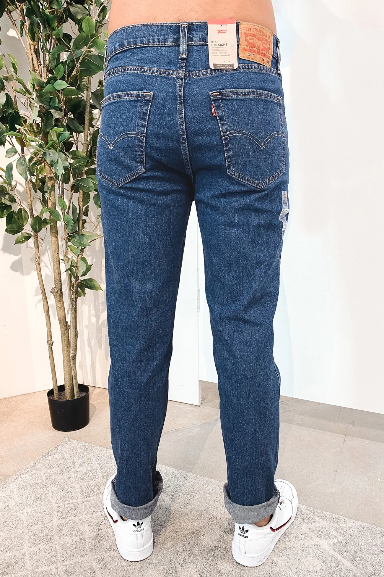 Lightweight Urban Explorer 516 Straight Jean Dark Stonewash