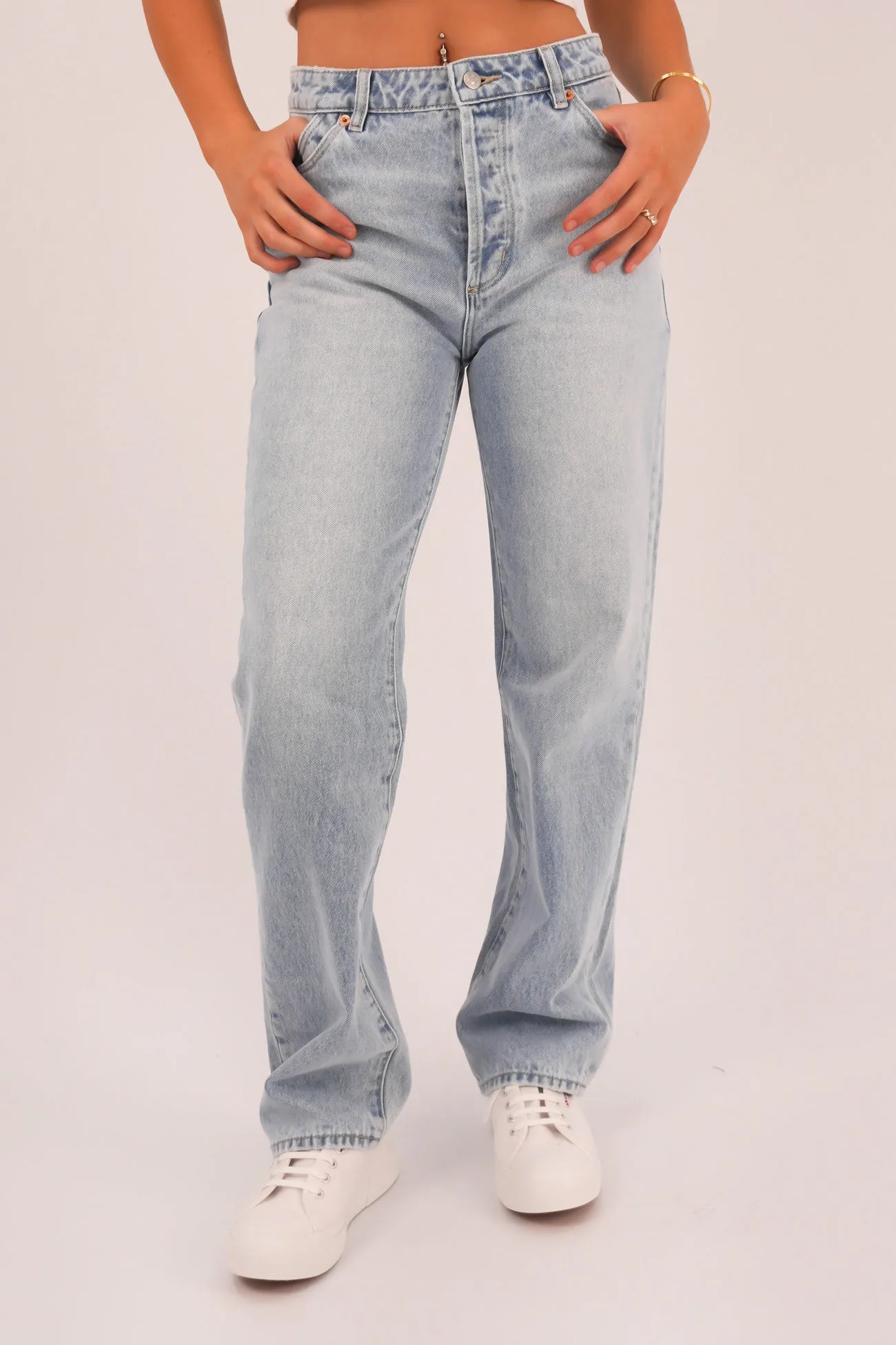 High Quality Bold Look Summer Vibes Elegant Vibrant Textured 90s Relaxed Jean Long Beach Worn