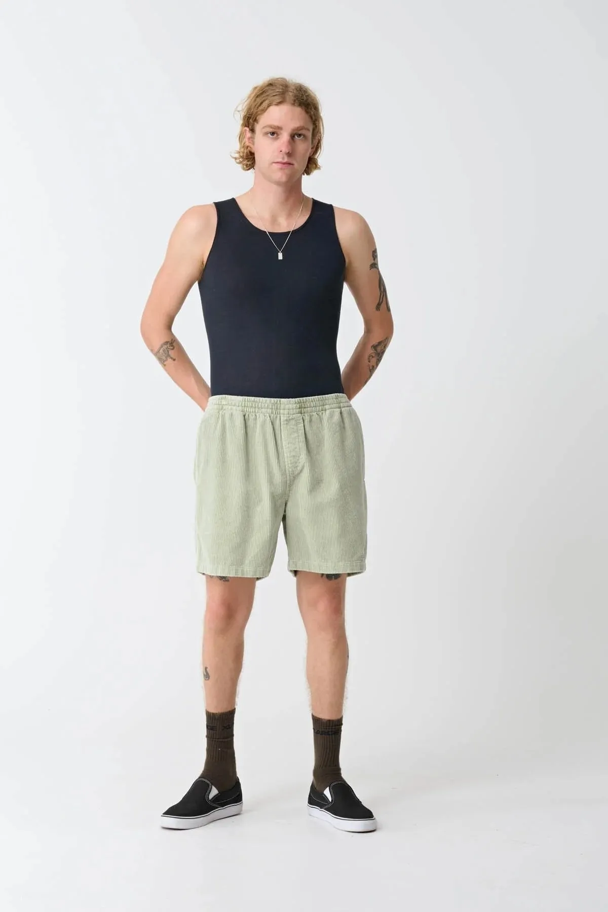 91 Wide Cord Beachshort Pigment Swamp Quick Access Cargo Pockets