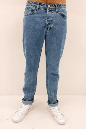 A 90s Relaxed Jean Death Disco Picnic Style Creative Look Minimalist Style Trendy Sunny Vibes