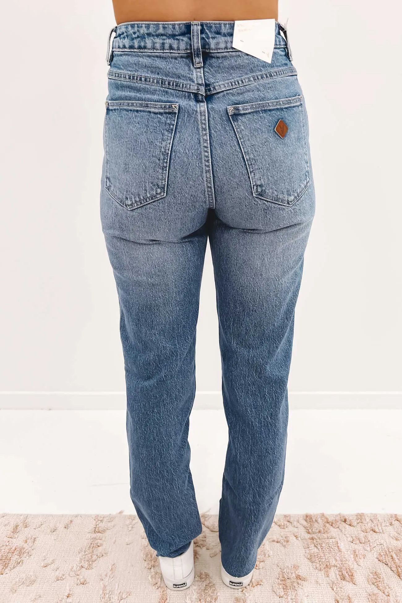 Shopping Day High Quality Weekend Style A 94 High Straight Jean Lexi Mid Blue