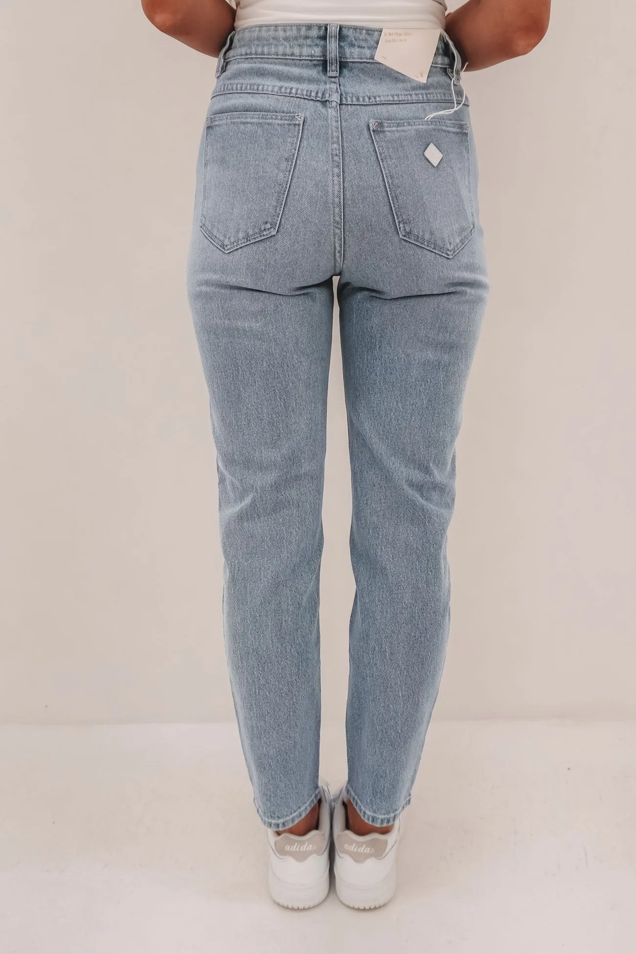 Casual Friday Picnic Style Nature Lover Traveler Gear Sustainable A 94 Slim Jean Gia