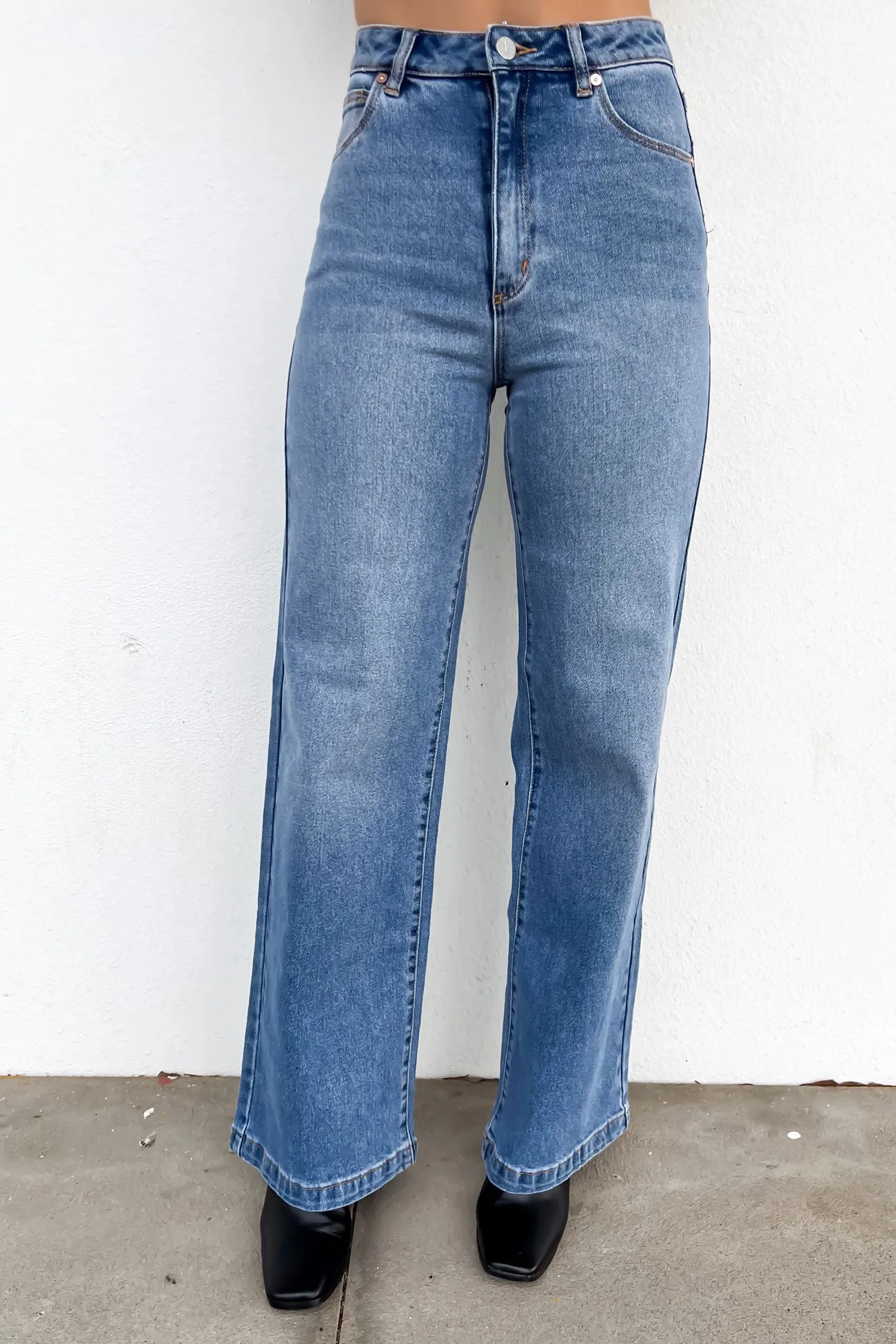 A 94 Wide Jean Julieta Customizable Fit Daily Wear Breathable Classic