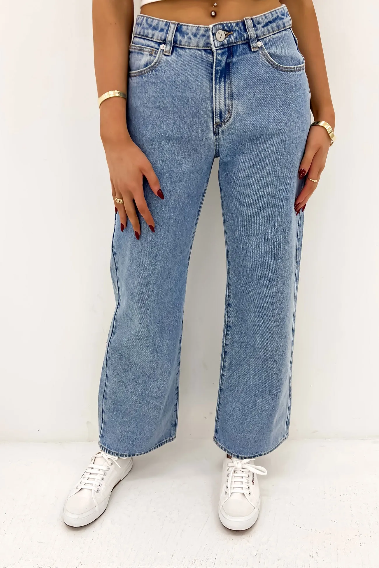 A 95 Baggy Petite Jean Gigi Timeless Fashion Casual Friday Picnic Style Nature Lover