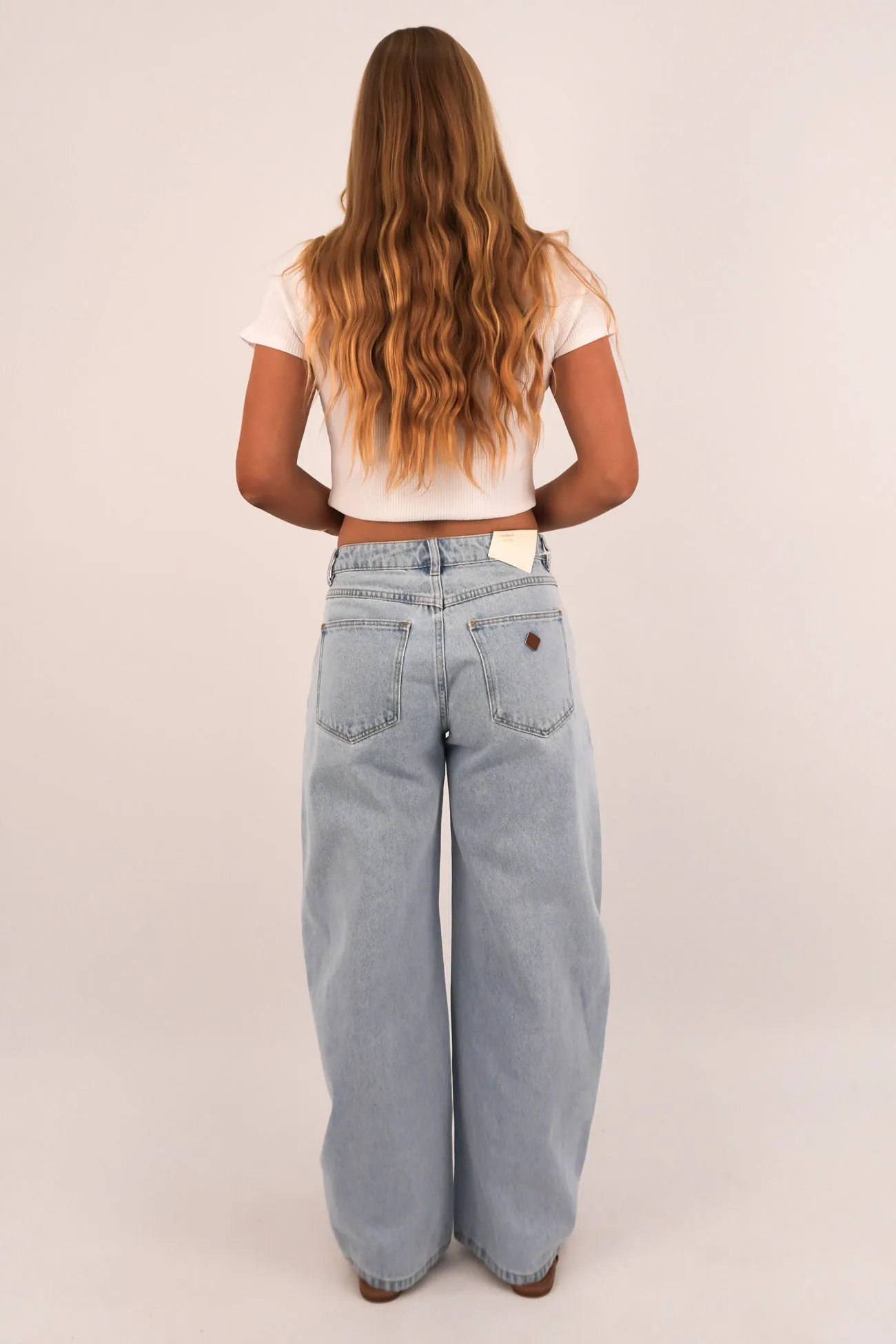 A 95 Barrel Jean Kendall Breathable Weekend Warrior Travel Outfit