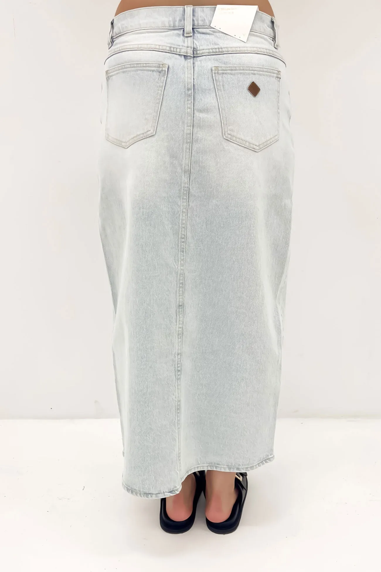 A 99 Maxi Skirt Sura Neutral Look Coordinated Set
