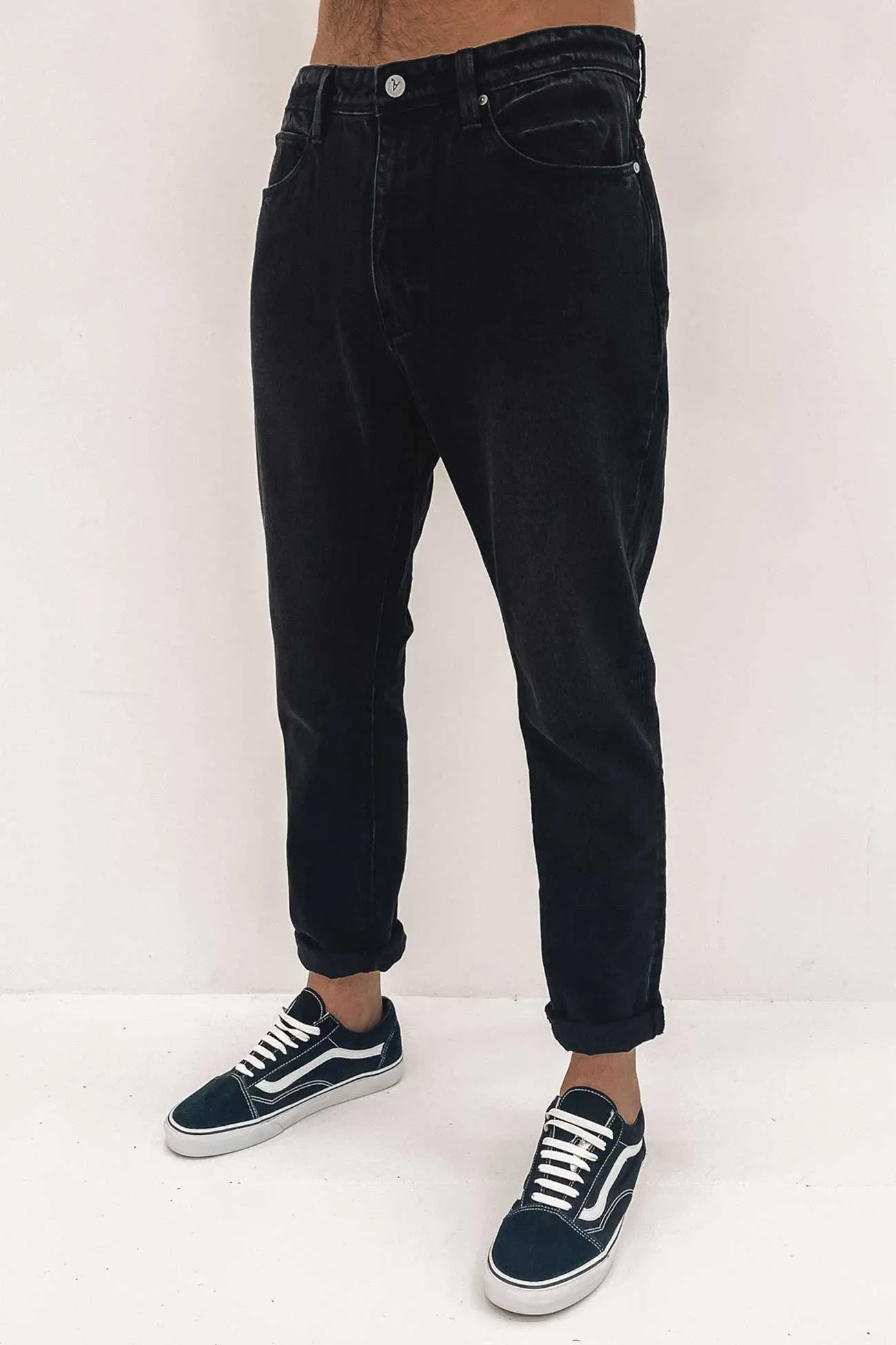 A Straight Jean Nu Wave Black Versatile Cut