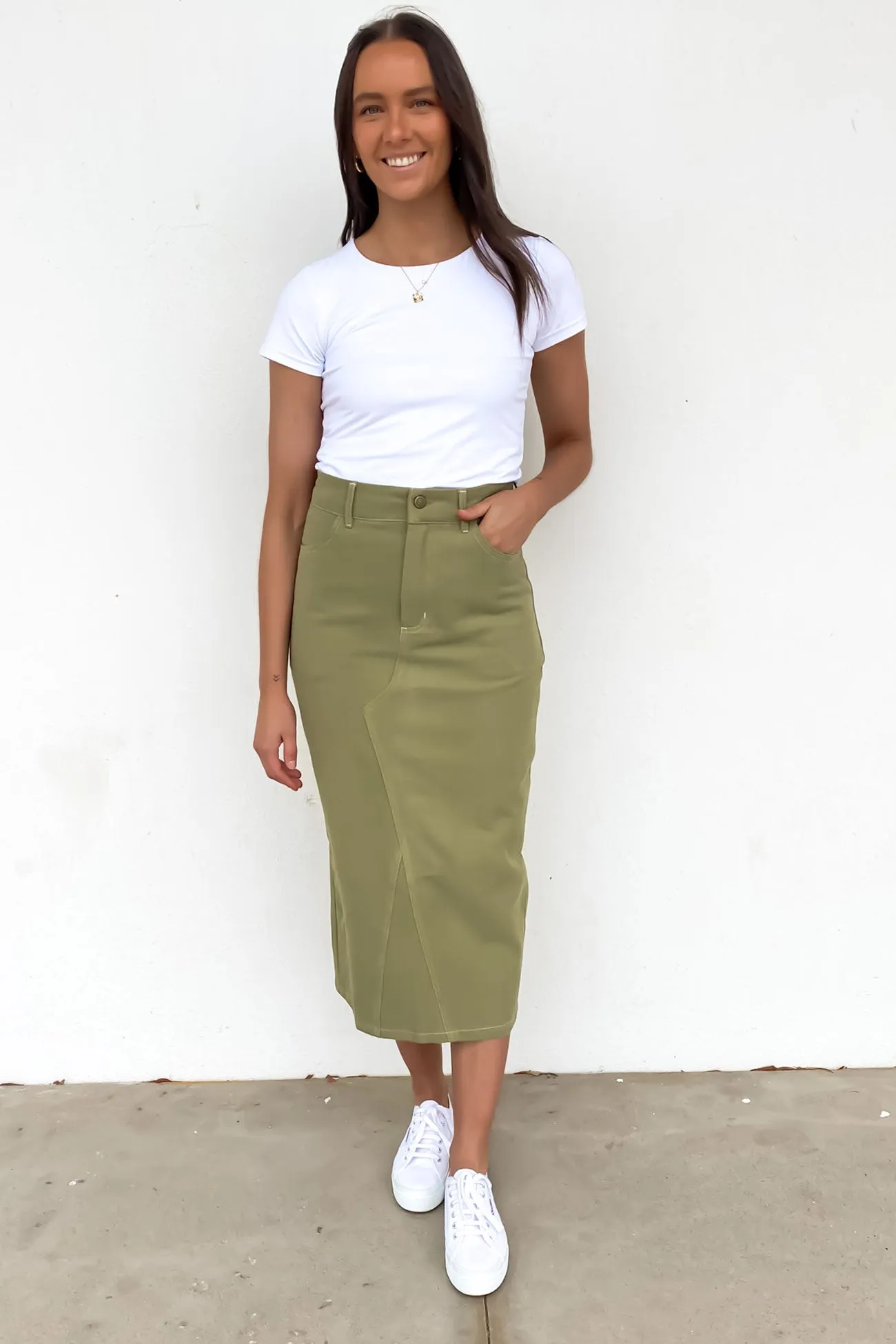 Abbie Skirt Khaki Travel Vibes No Ride Up