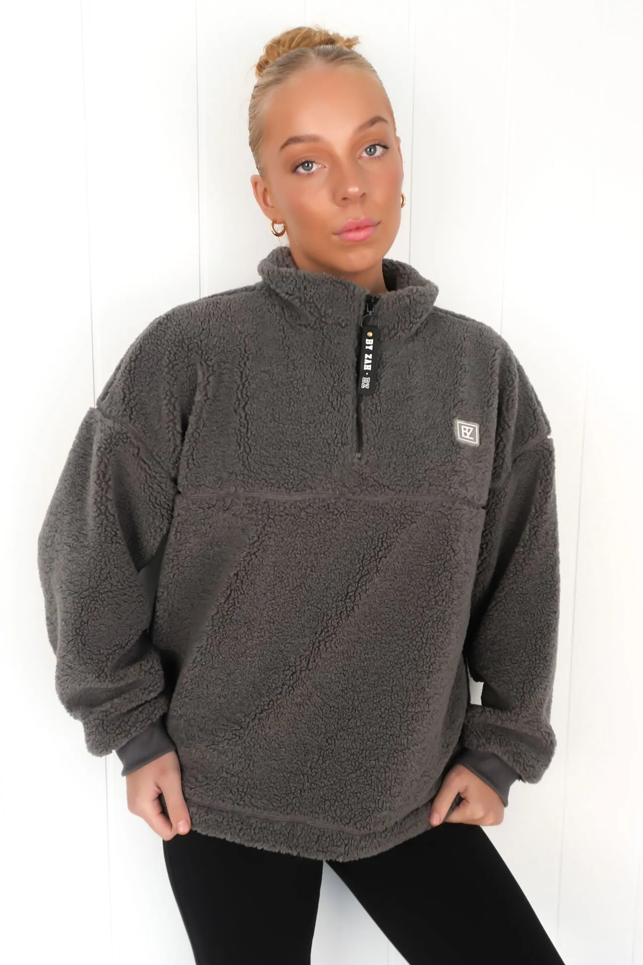 Low Profile Collar Ace Quarter Teddy Charcoal