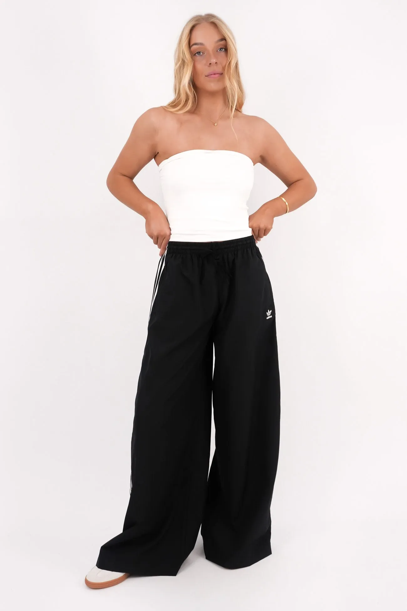 Fashion-Forward HeatRegulatingLining Adicolor Firebird Oversized Track Pant Black