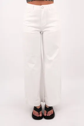 Owen Jean White Elegant Urban Explorer Athlete Fit Go-To Garment