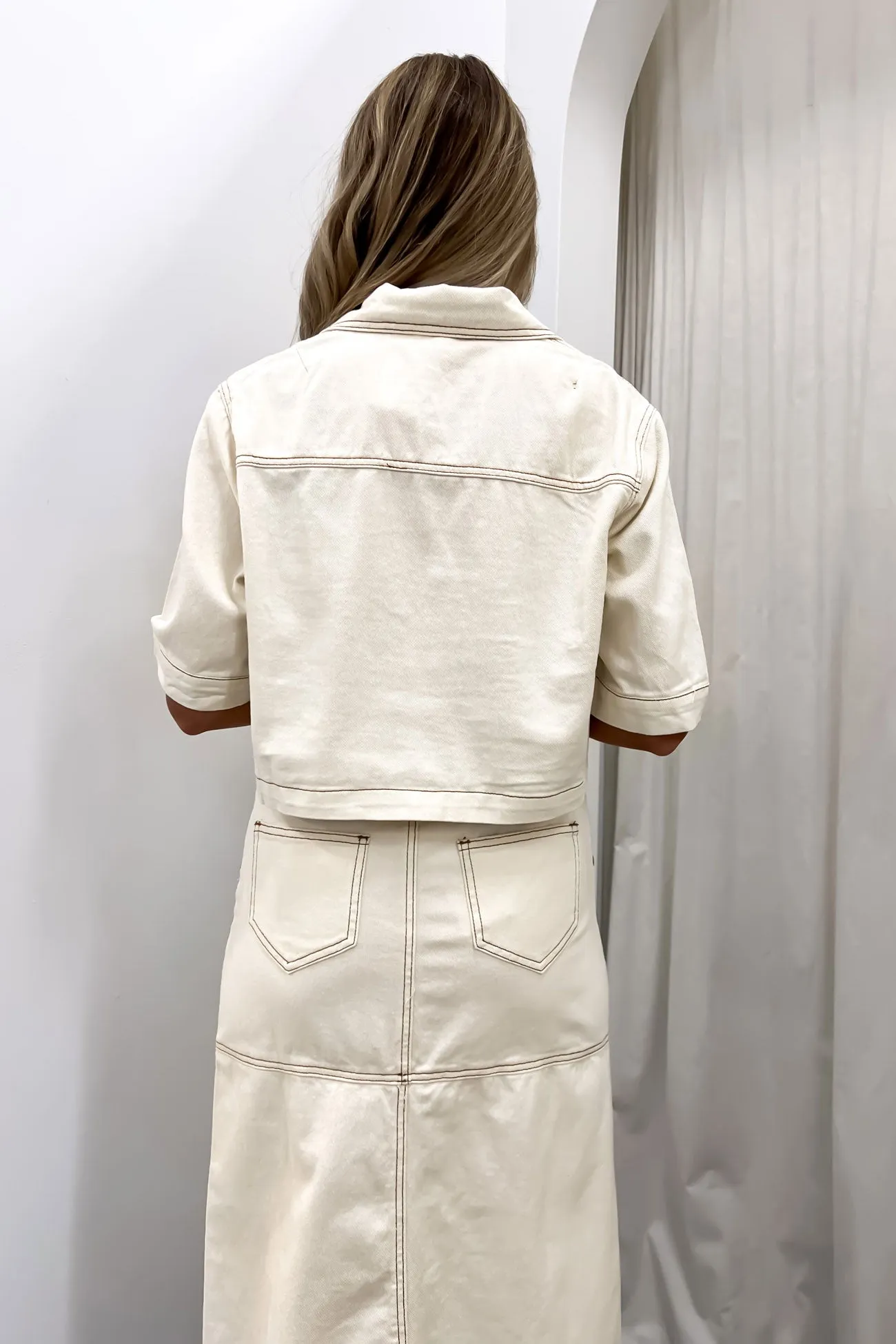 Reinforced Collar Trendy Look Alicia Denim Cropped Shirt Sand