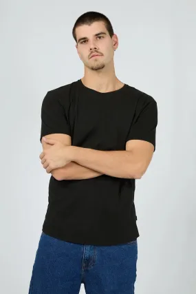 Essential Wear Chill Design Solid Tail Tee Black