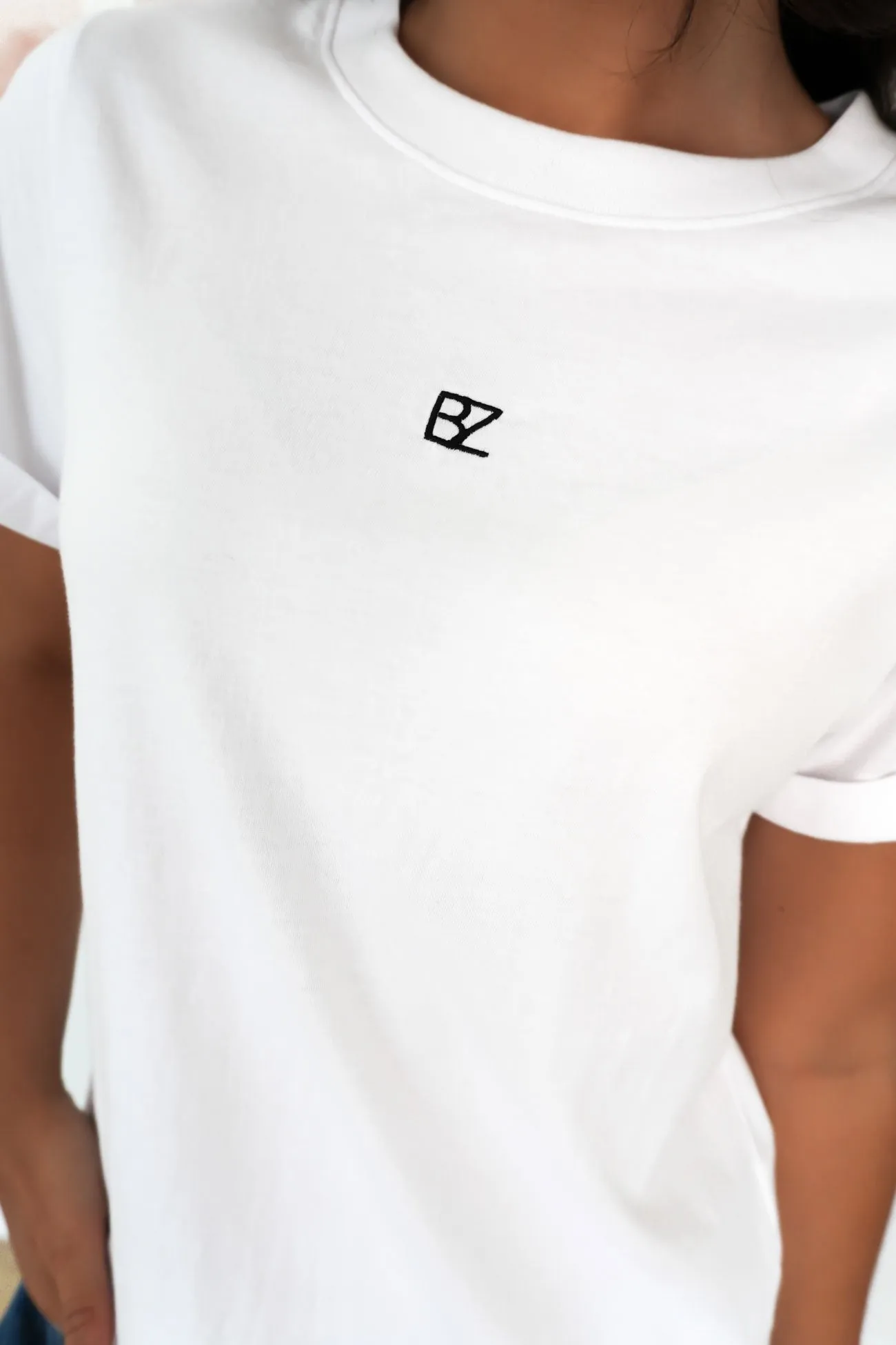 Essential BZ Tee White warm weather