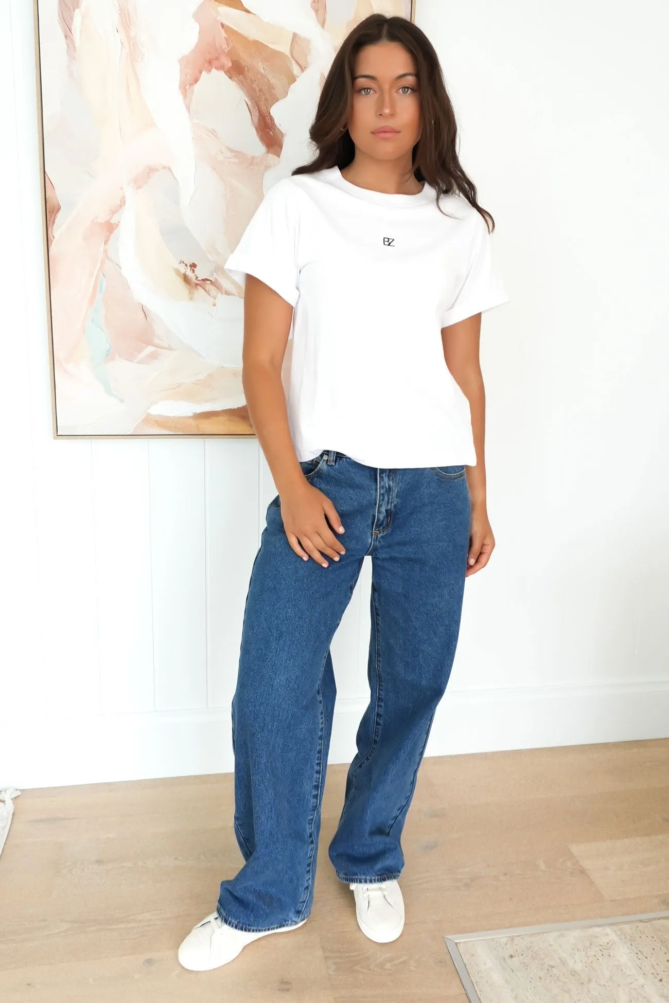 Slim fit sleekness weekday wear Essential BZ Tee White