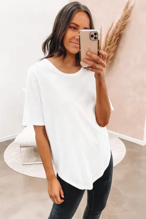 Ariana Tee White Casual Layer Look