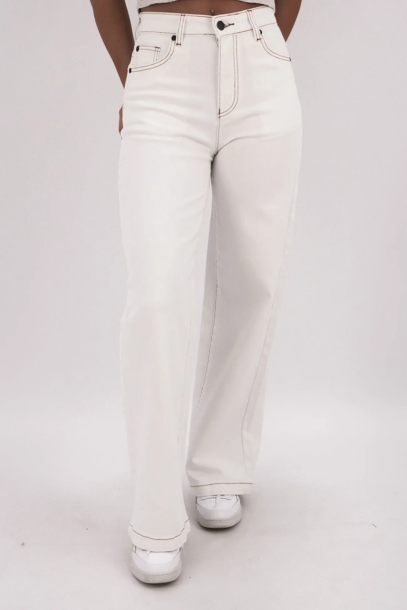 Classic Style Light Outfit Jacqui Wide Leg Jean Vintage White