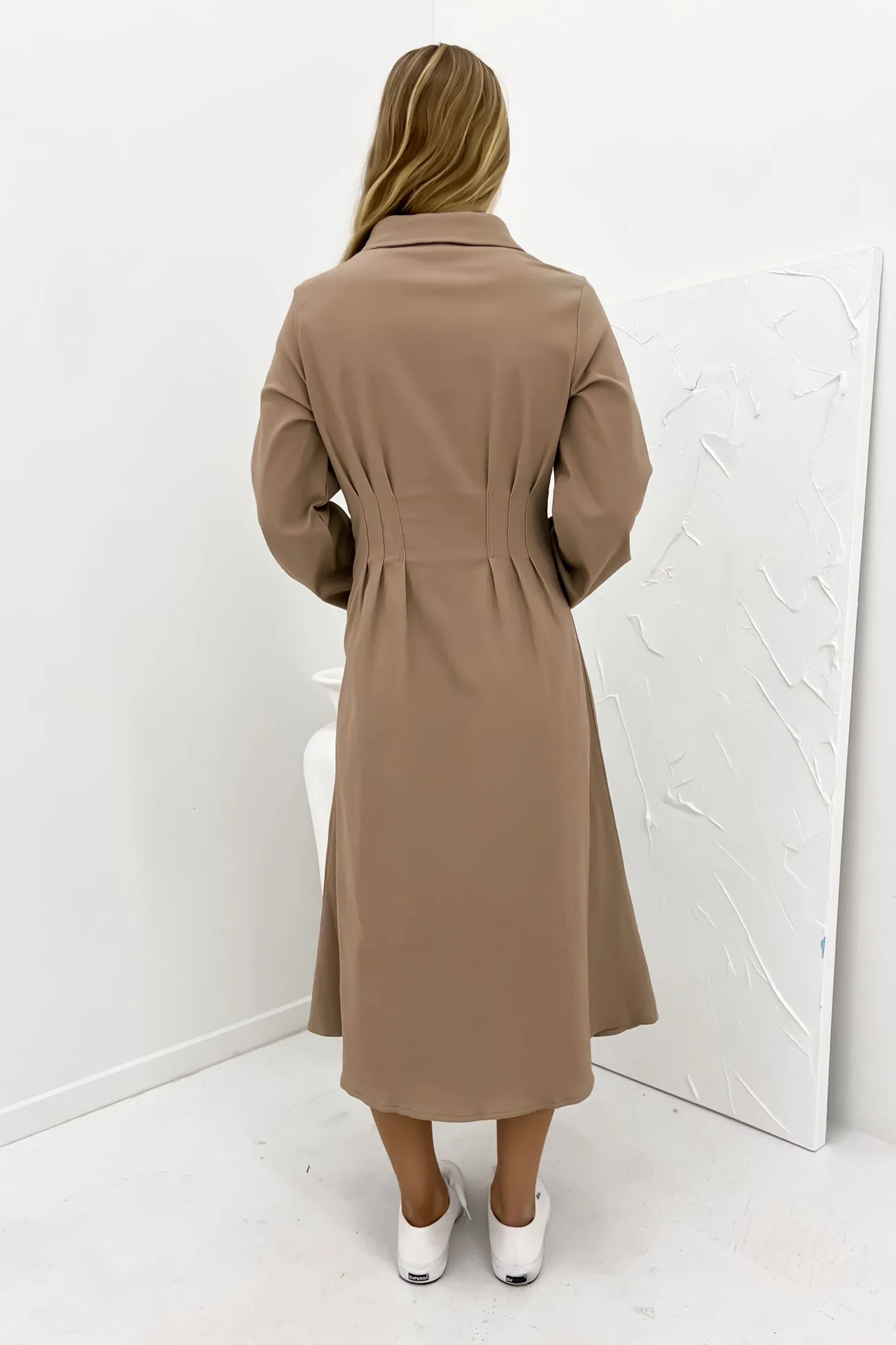 Bessie Midi Dress Tan Clean Outline