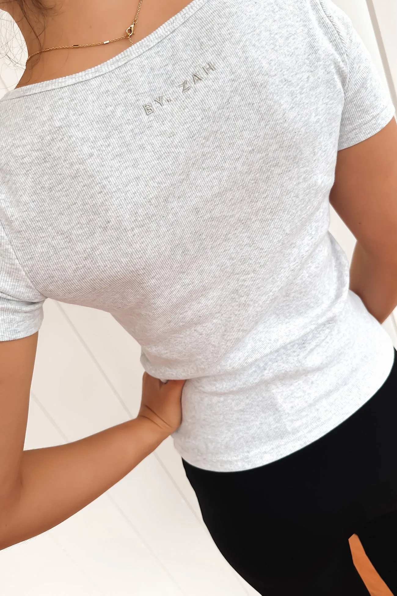 Billie Rib Buttoned Tee Snow Marle contrast Ergonomic Cut