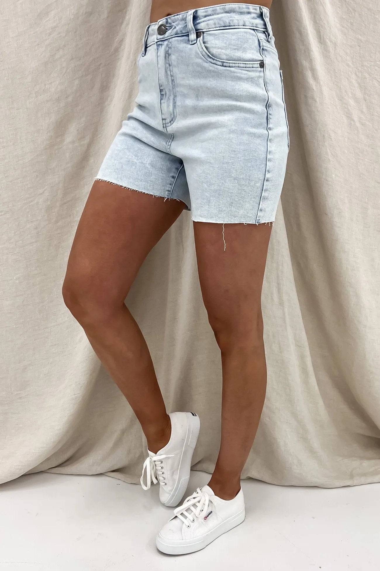 Bobby Cut Off Short Bleach Active Fit Leather Look