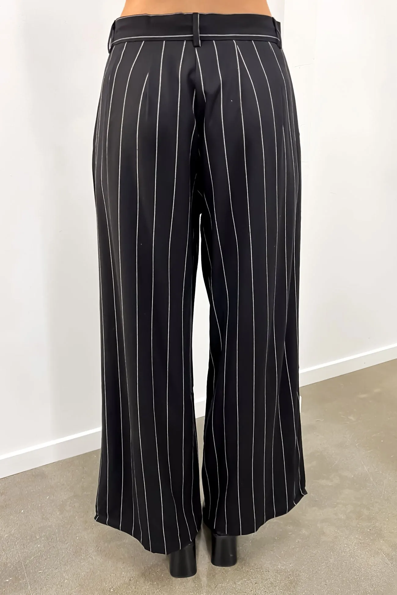 Versatile Look Rubberized grip Thea Pant Black Pinstripe