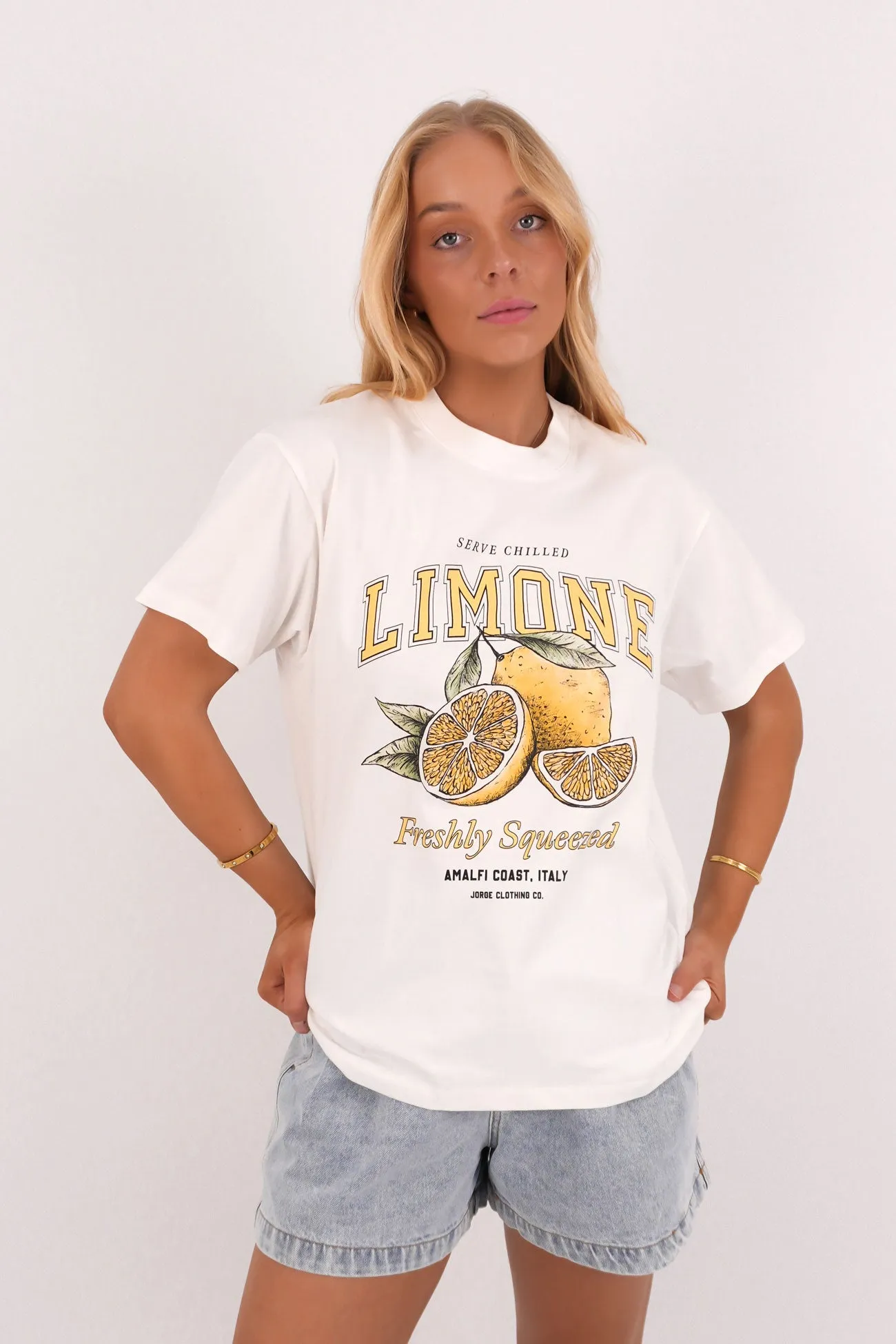 Limone Tee Vintage White Travel Trend Look