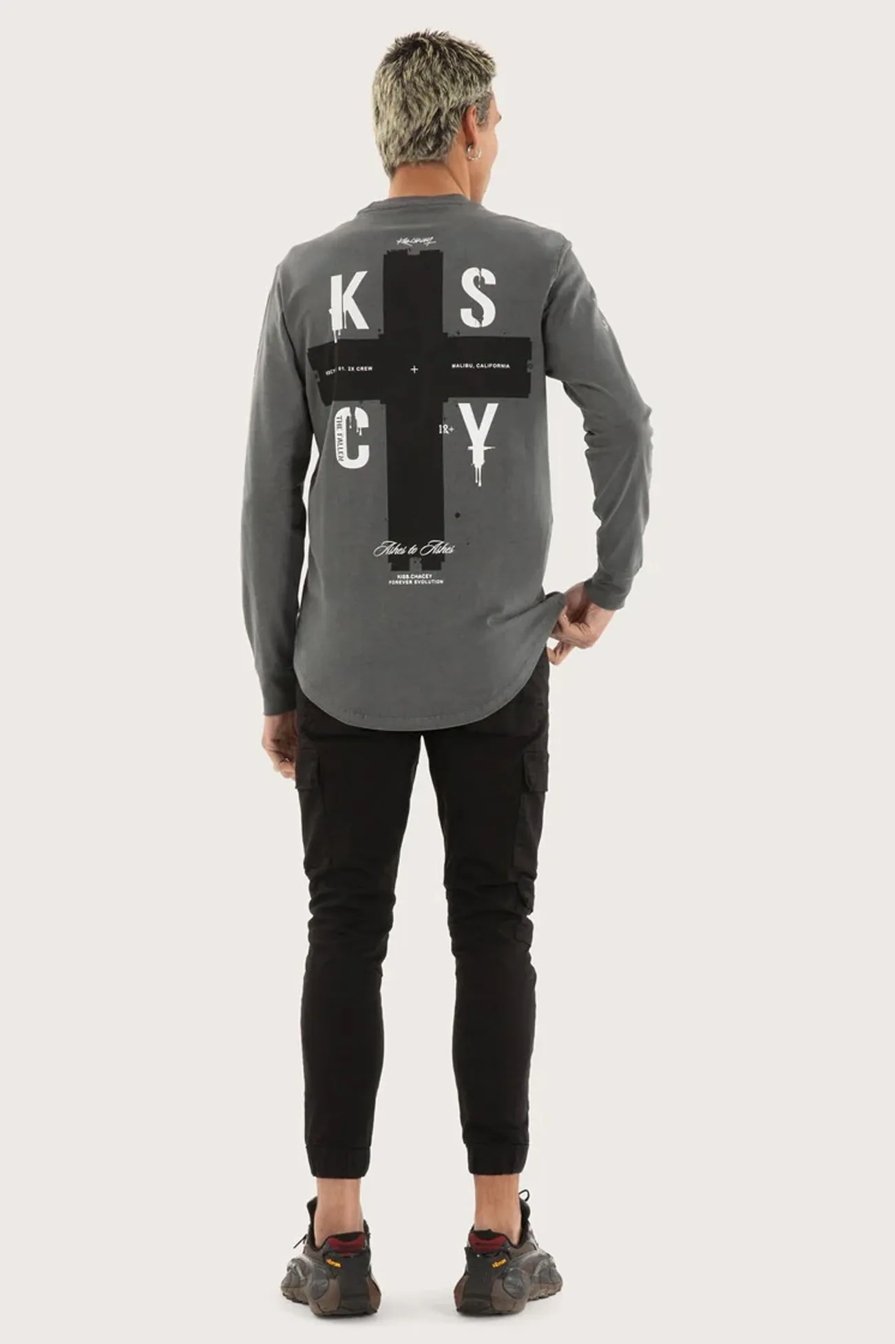 Cautious Dual Curved Long Sleeve Tee Pigment Charcoal Travel Wear