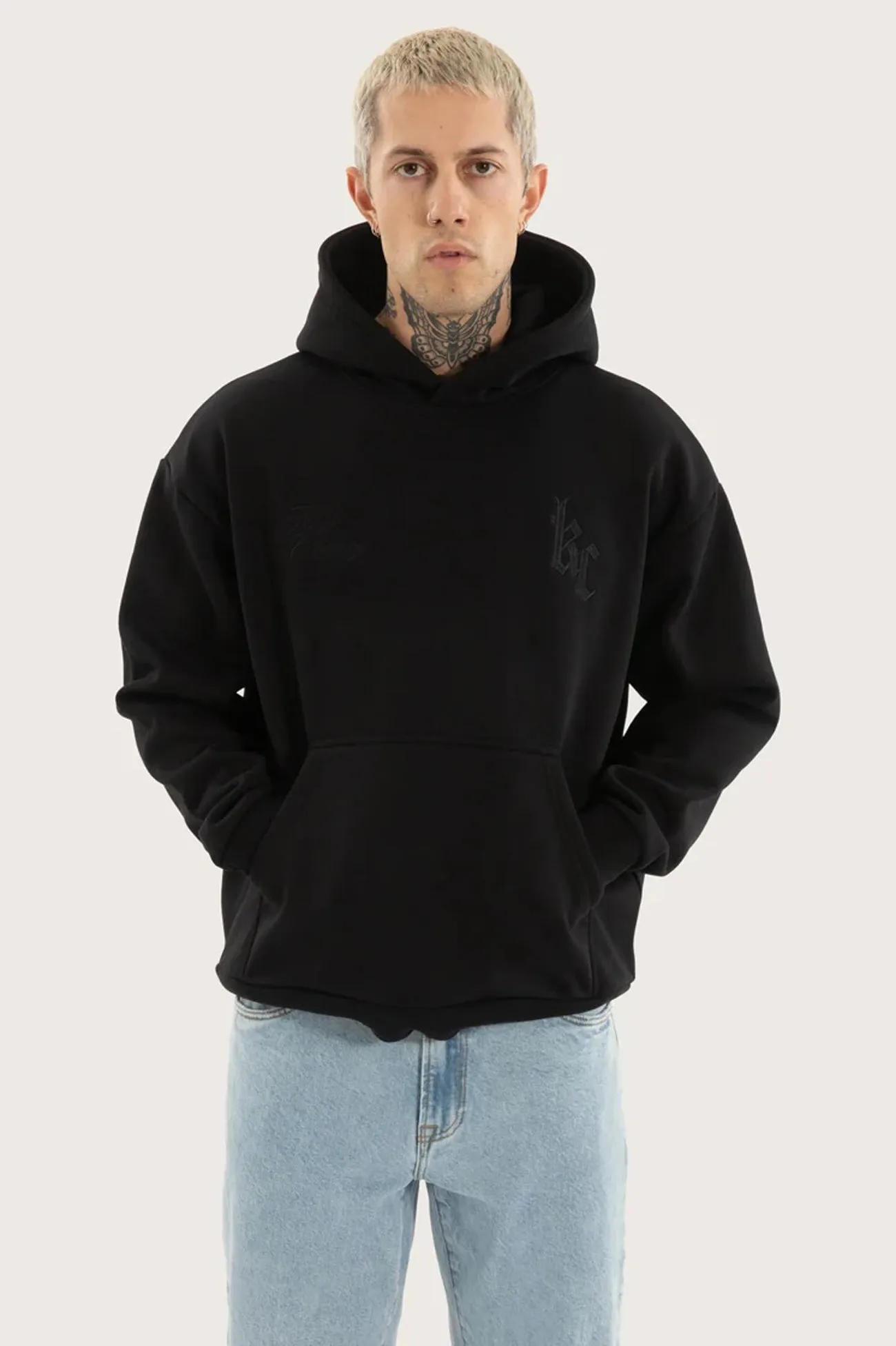 Chained Relaxed Hoodie Jet Black Flexible Shoulder Gussets