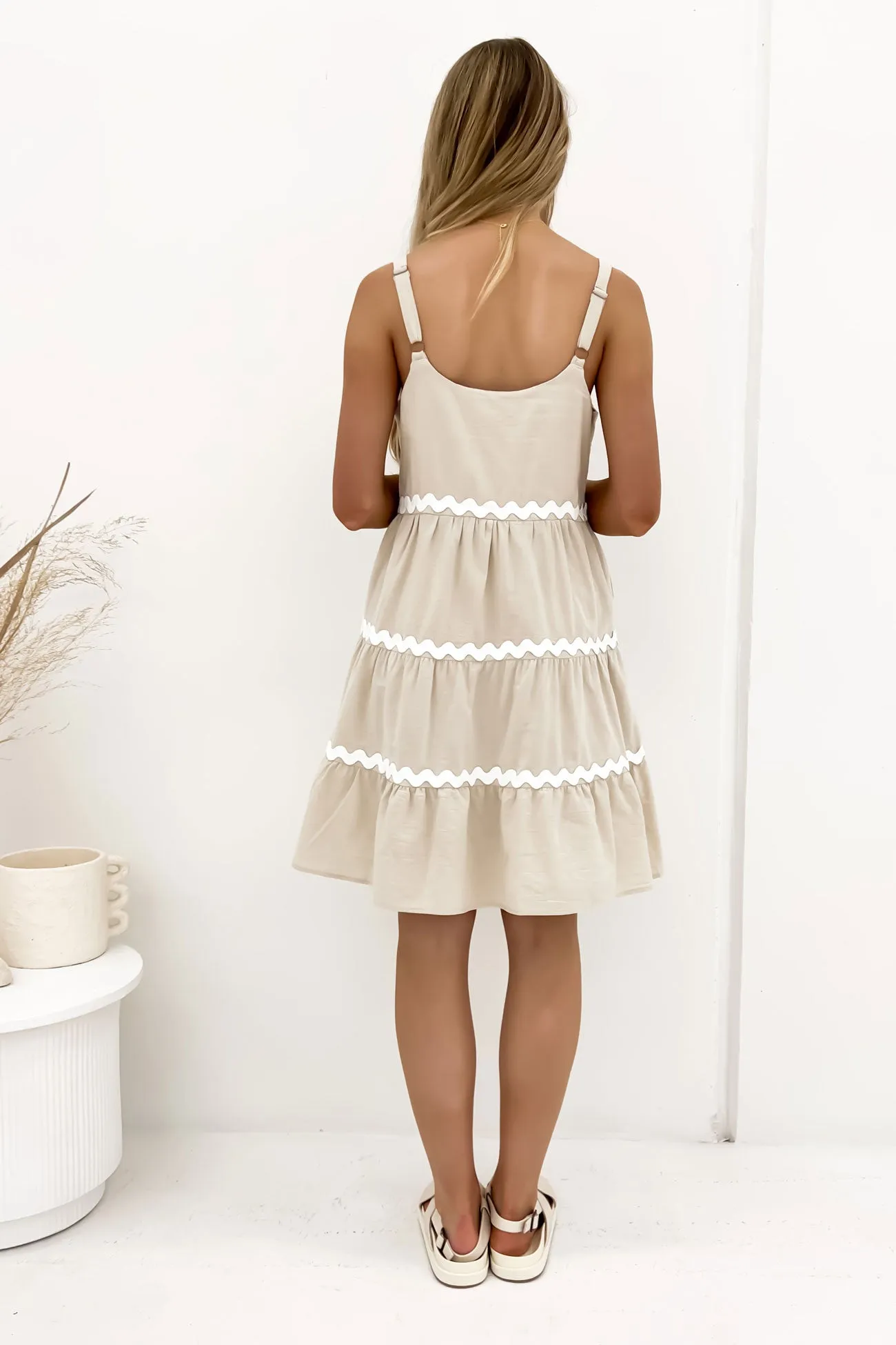 Pretty Glow Willa Mini Dress Latte