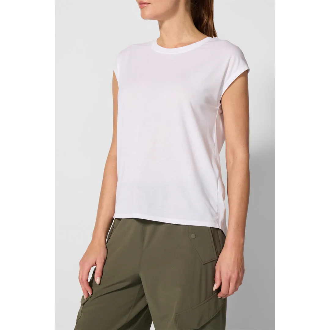 Chic MPG Women's Dynamic Crew Short Sleeve Tee - White collars
