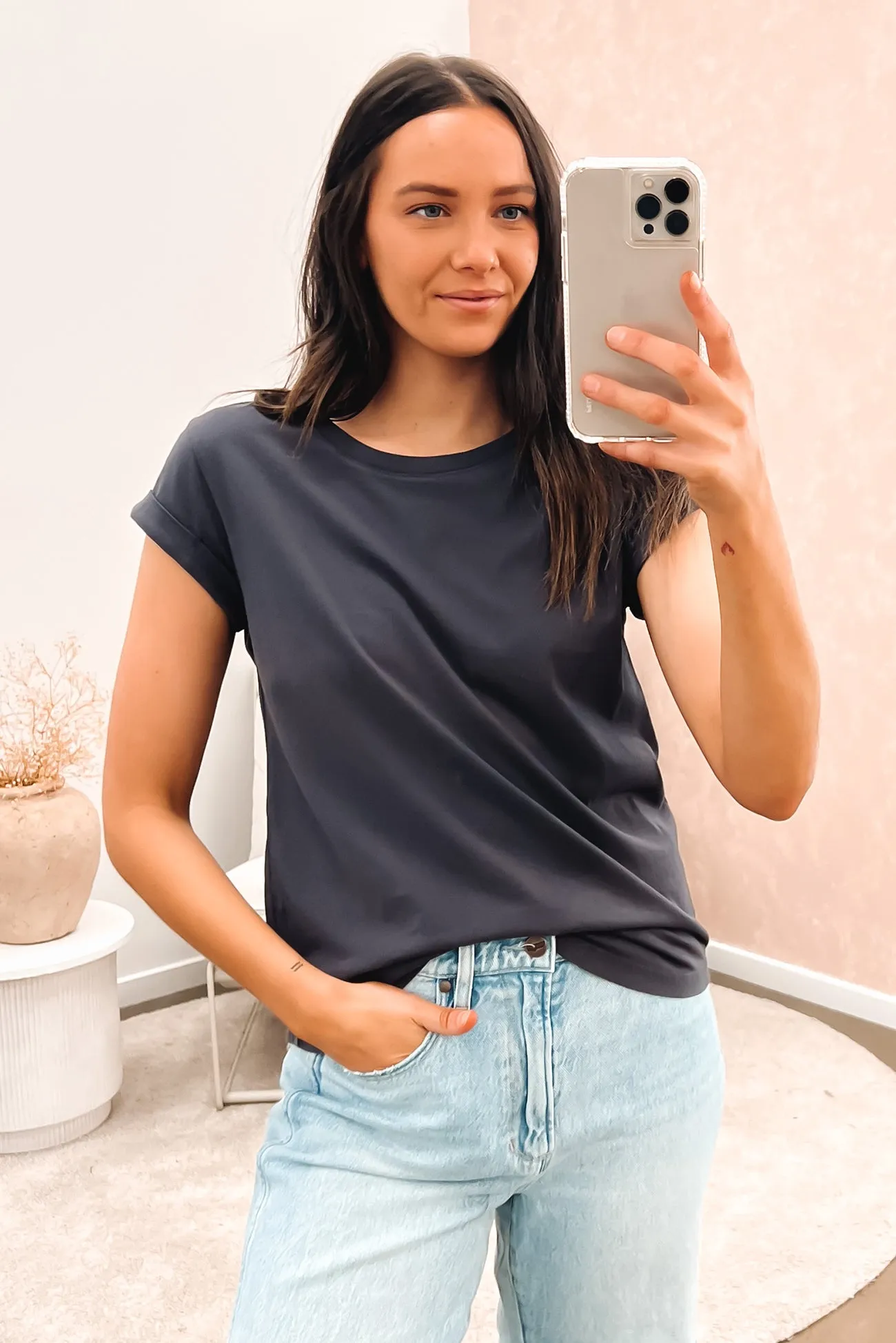 Business Meeting Effortless Wearable Manly Tee Coal