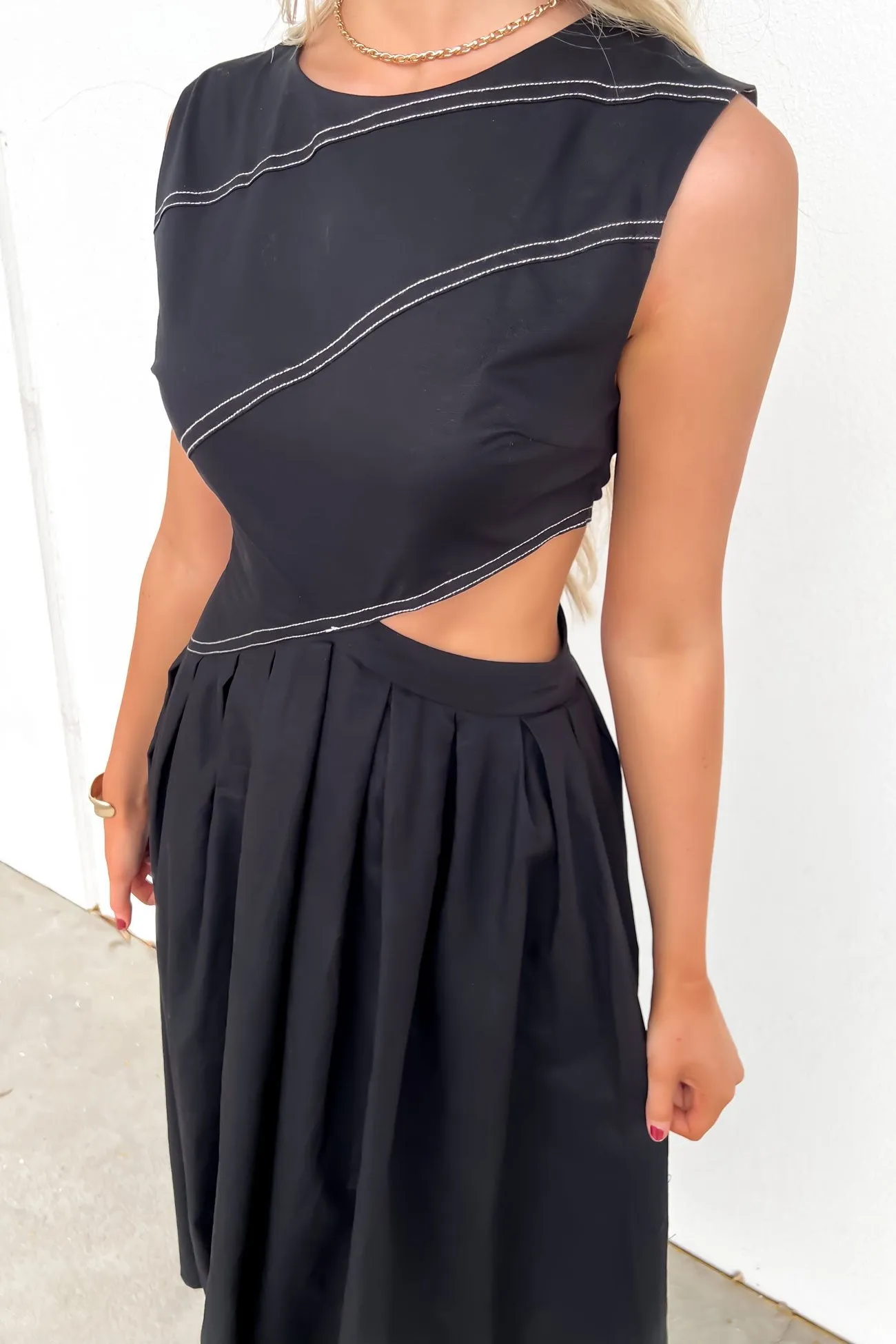 Colson Midi Dress Black Minimalist feel Timeless Design