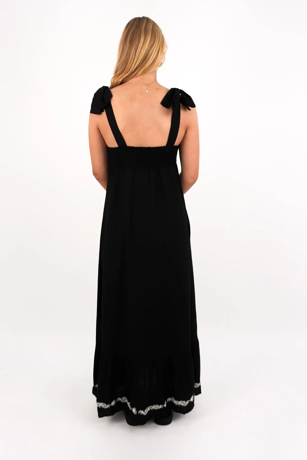 Comfortable Layering Bandera Maxi Dress Black