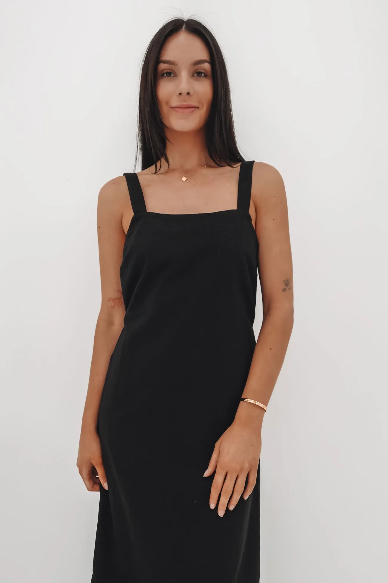 Willa Maxi Dress Black Japan Line Fitted Shape