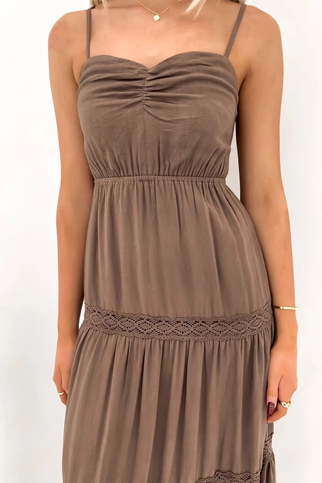 Toledo Maxi Dress Brown Subtle Fit Smart Texture