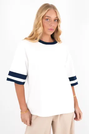 Della Tee White Navy Seasonal Outfit Sustainable Fibers