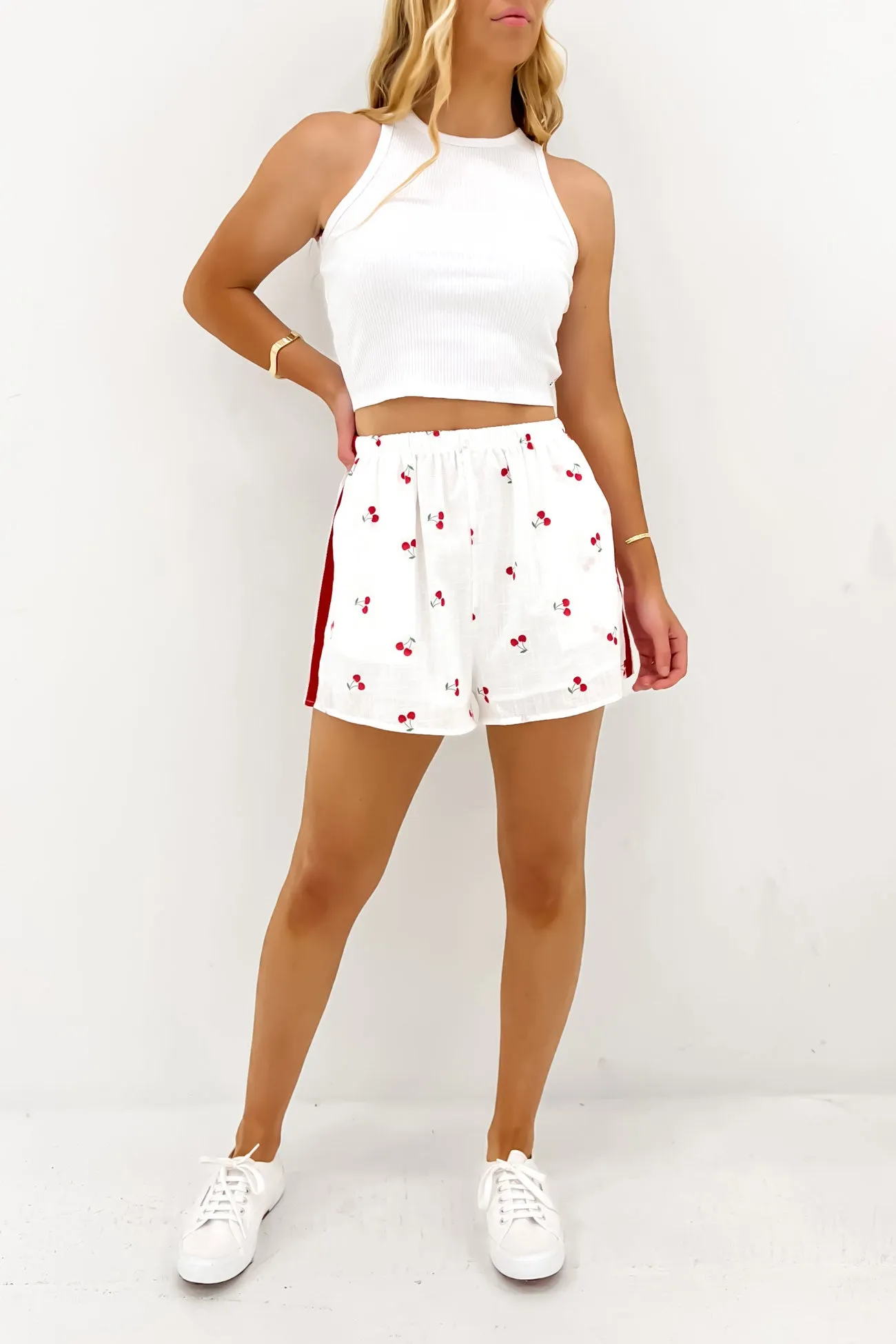Lightweight Design Delora Short Crimson