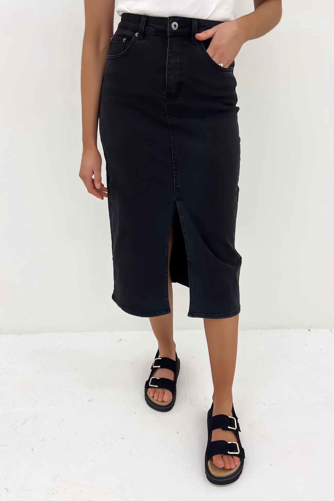 Outfit Focused Alivia Denim Midi Skirt Wash Black