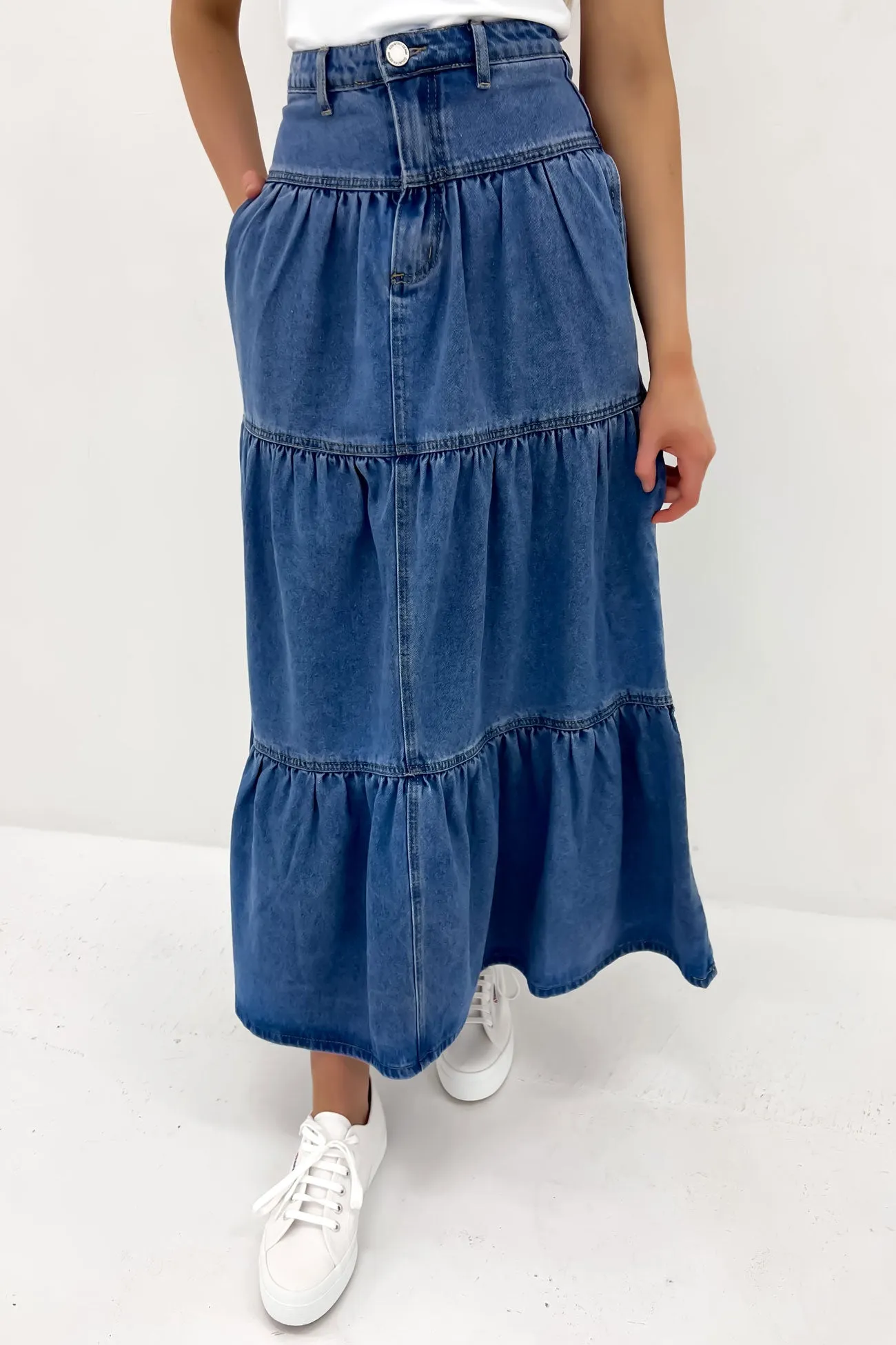 Leela Denim Midi Skirt Mid Blue high contrast Crisp Edge