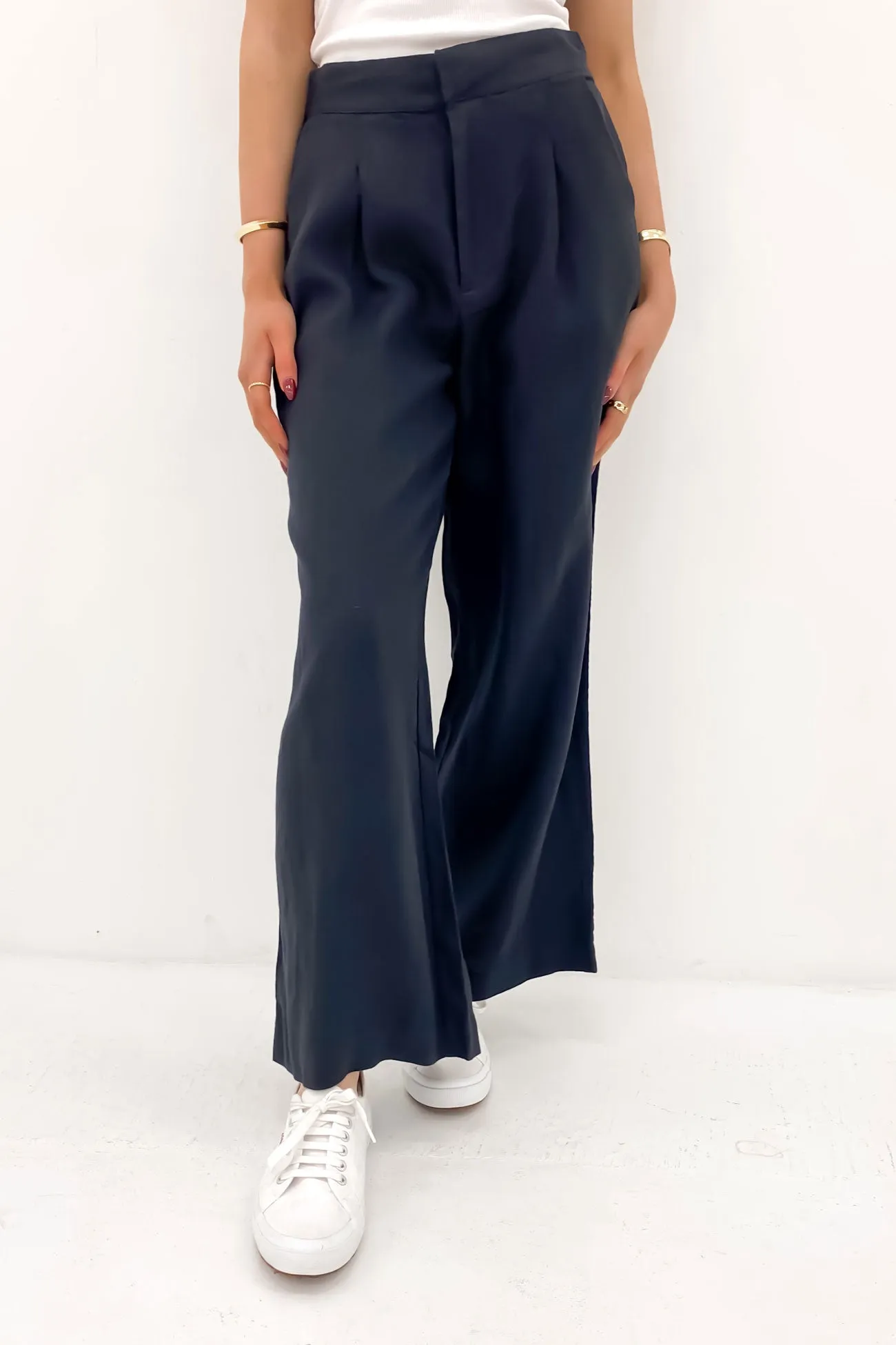 ReinforcedBeltLoops Travel Ready Elina Wide Leg Pant Black