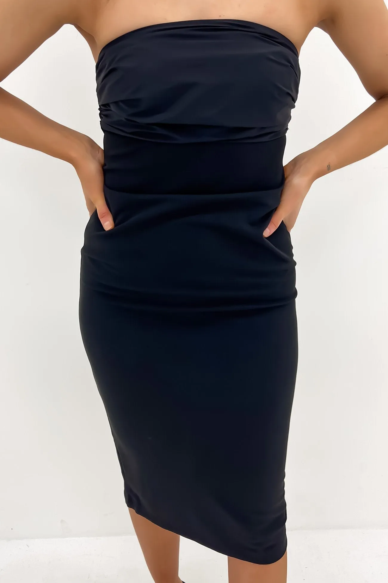 Esmerelda Midi Dress Black Cocktail Ready