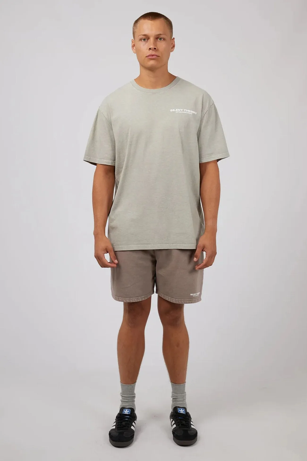 Move Easy winter shorts Essential Theory Short Mushroom