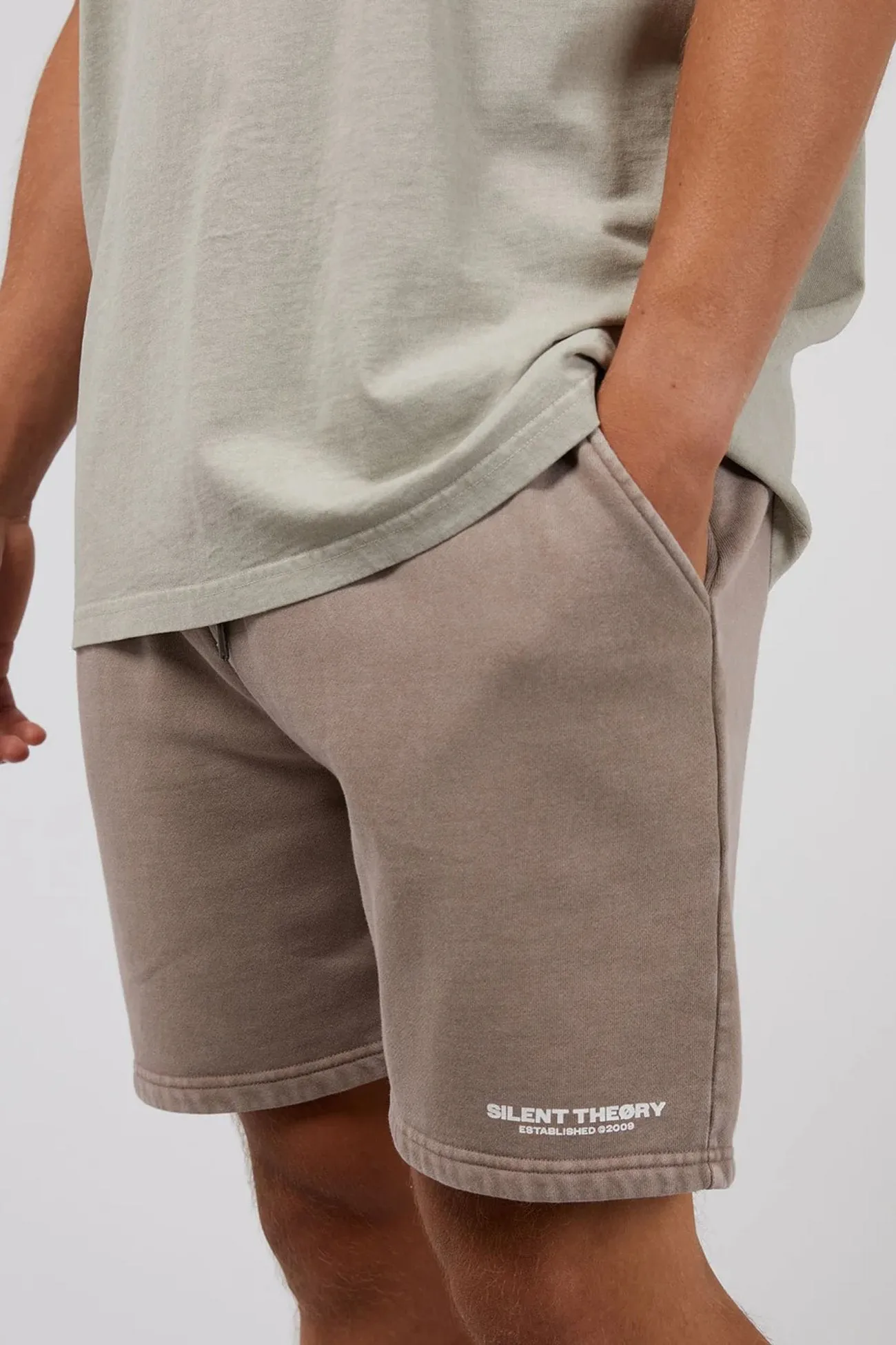Rubberized Waistband Essential Theory Short Mushroom