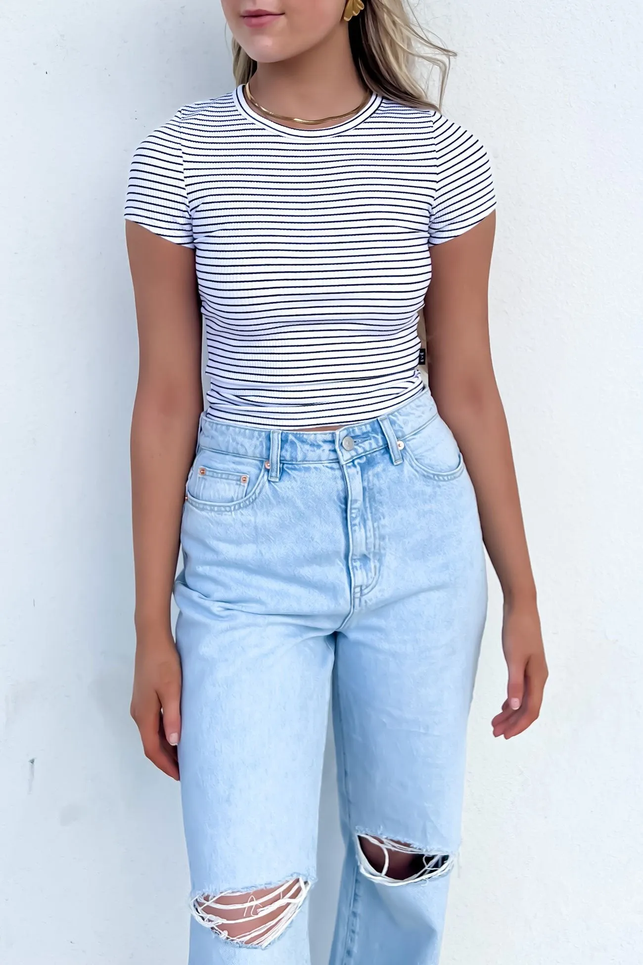 Eve Rib Stripe Tee White Versatile and Stylish Flexible Cuff Design