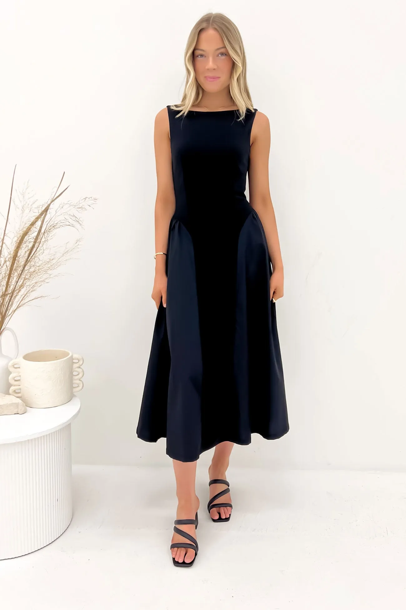 Zoey Midi Dress Black Casual Comfort Wear