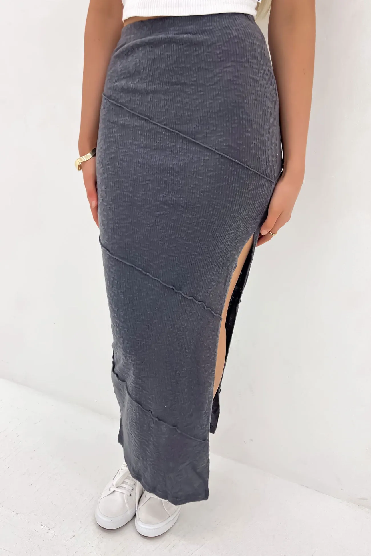 Crossback Strap Ultra Comfort Quinlan Midi Skirt Charcoal