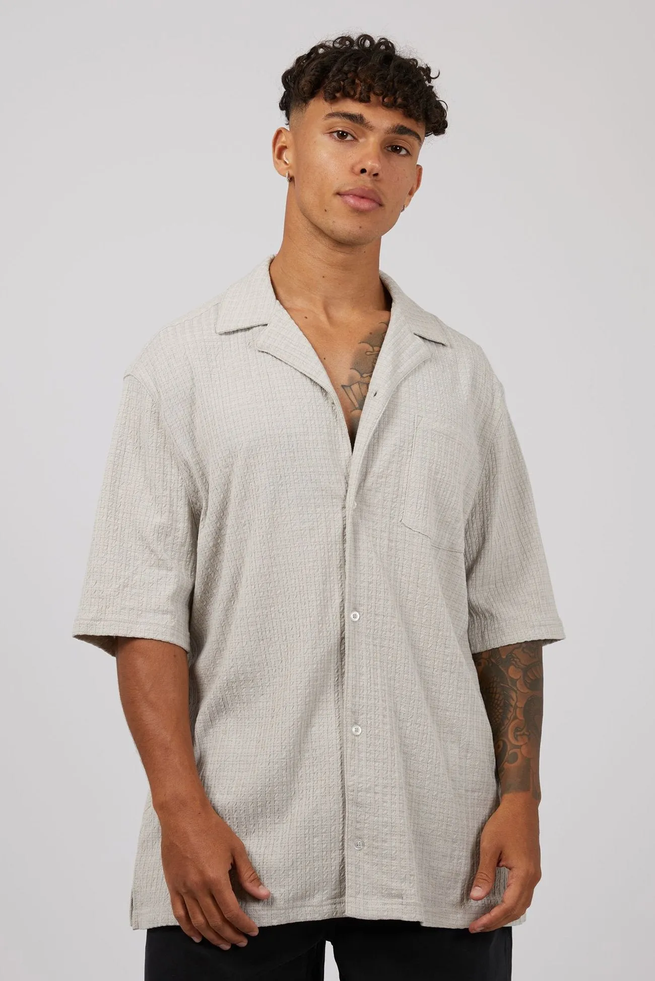 BBQ Party Floral Motif Otta Short Sleeve Shirt Grey