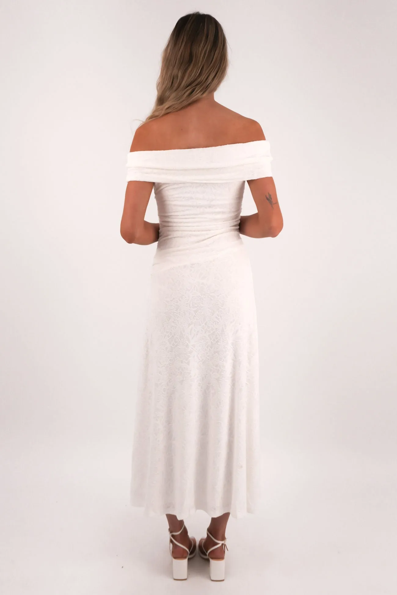 Fenn Maxi Dress White Noble Aura Cool Season