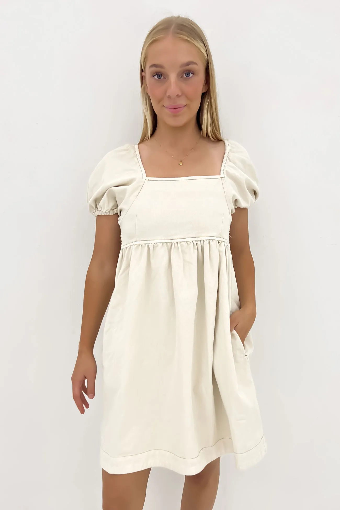 Jade Dress Ecru Sporty Comfort