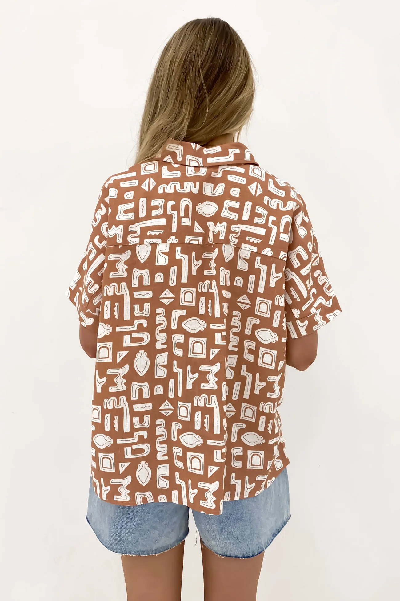 Etched Geo Shirt Print Holiday Special All Day Comfort Tech